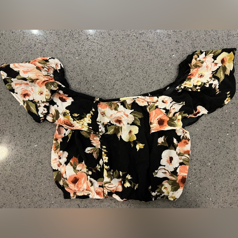 American Rag Cie Floral Crop Top